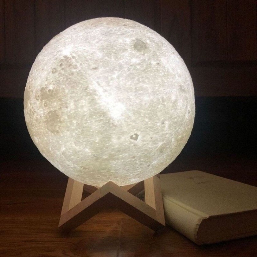 Lampe - Moon Lamp 15 cm / Nattlampe - Månelampe - Endrer farg