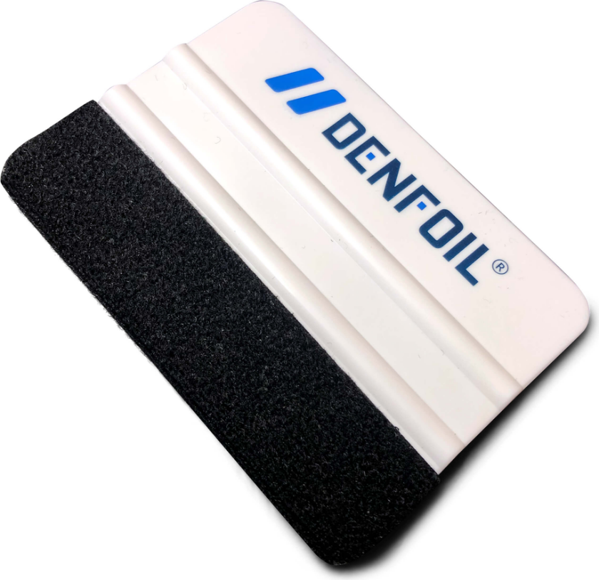 Skrape i plast med filt fra Denfoil - Til montering av skilt i vinyl