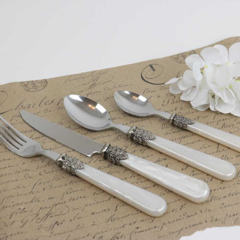 Chic Antique Linas Bestikk 16 stykker - antikk perlehvit