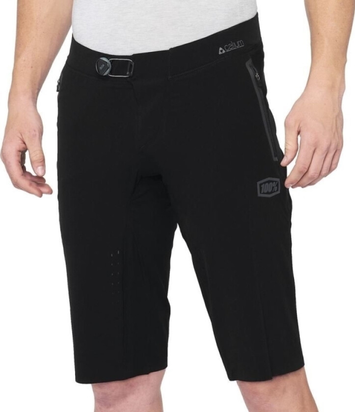 100 % shorts for menn 100 % CELIUM shorts svart størrelse 28 (42 EUR) (NY 2022)