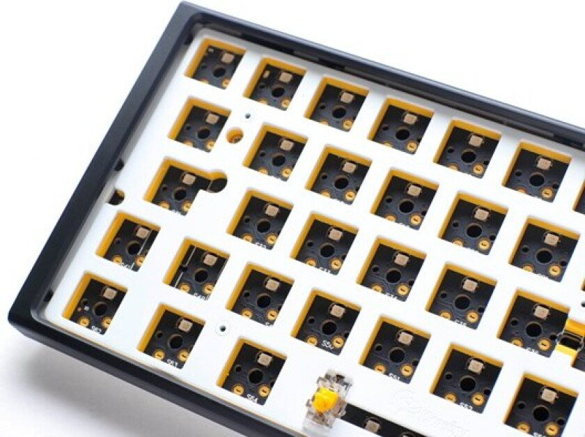 One 3 Mini Classic Rgb - Barebone Iso