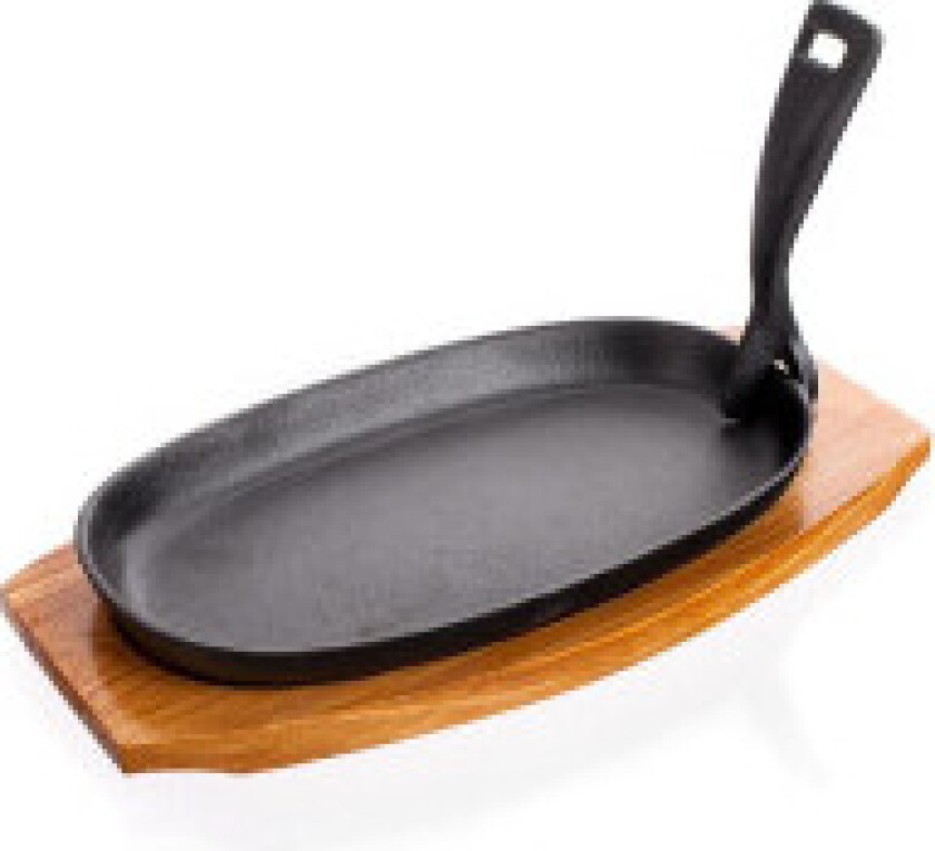 Tallerken, serveringsfat, støpejernsstekepanne med skjærebrett.