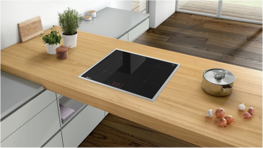 N 50 T36bb40n1 - Induksjonskomfyrtopp - 4 Plater - Nisje - Bredde: 56 Cm - Dybde: 49 Cm - Med Pynt Av Rustfritt Stål - Svart/Rustfritt Stål