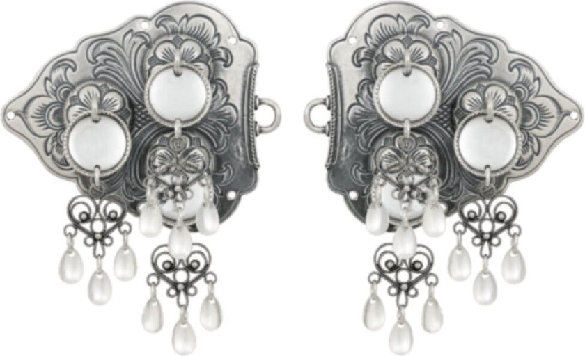 Spenne Hallingdal i 830 oksidert sølv med 430 heng