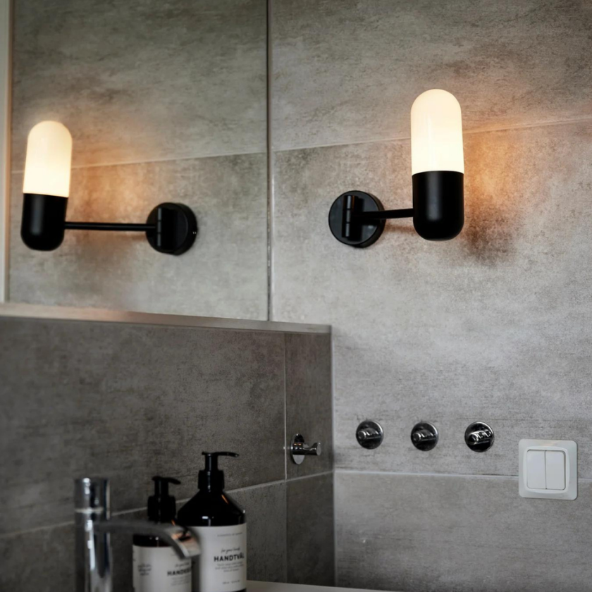 Zeta vegglampe IP44 - Svart - Svart