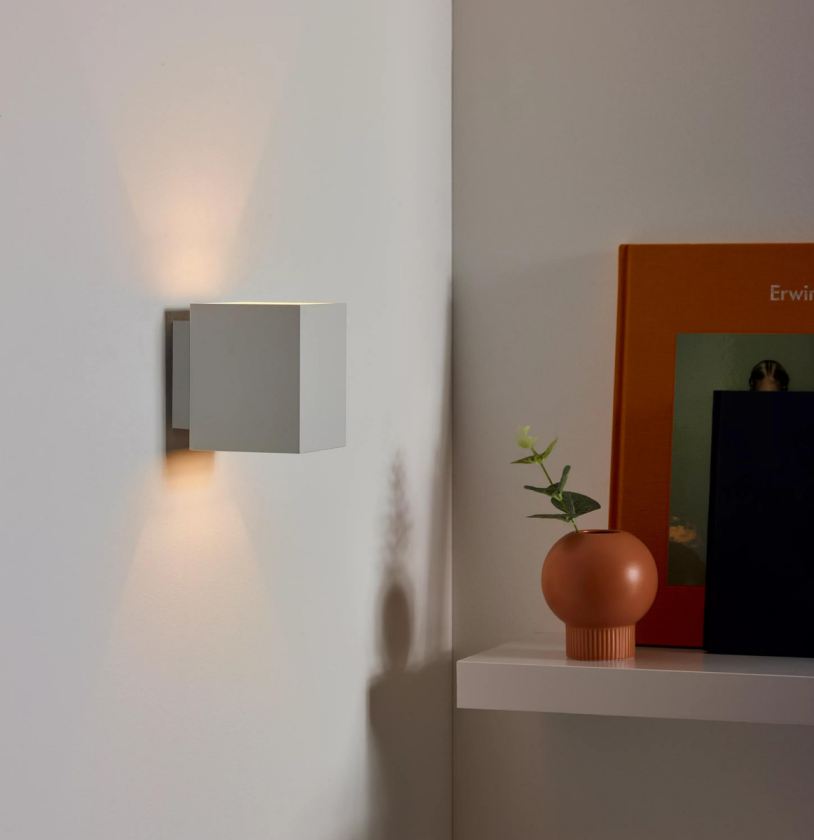 Xera vegglampe opp/ned lys - Hvit - Hvit