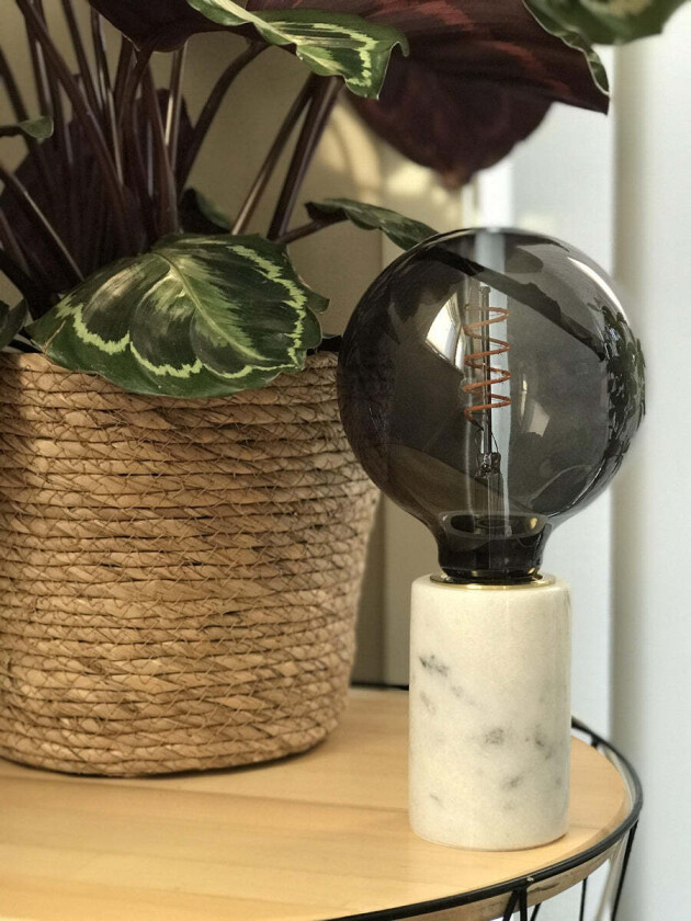 Siv bordlampe marmor - Hvit