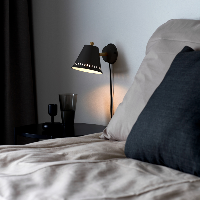 Pine vegglampe - Svart