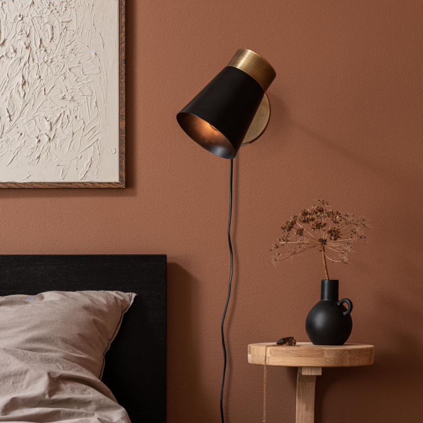 Luna vegglampe - Svart / Messing