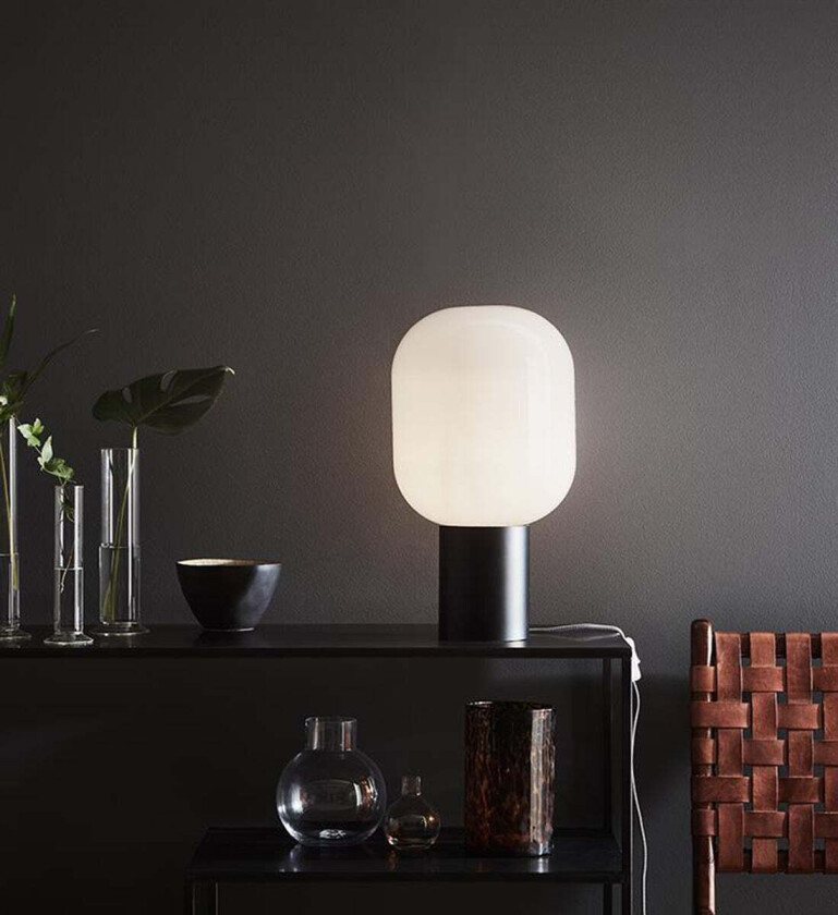 Brooklyn bordlampe Svart/Opalhvit - Svart / Opal - Svart / Opal