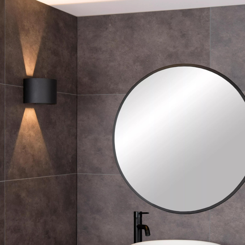 Axi round vegglampe opp/ned baderom IP54 6 watt 2700 Kelvin - Svart - Svart