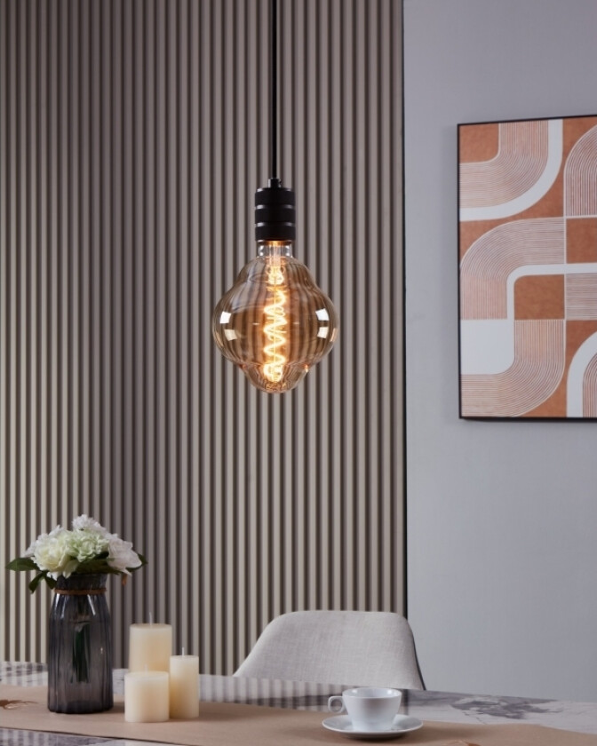 Eglo E27 Led Cl150 Amberfarvet Dekorationspære Med Spiral Og Varmt Hvidt Lys