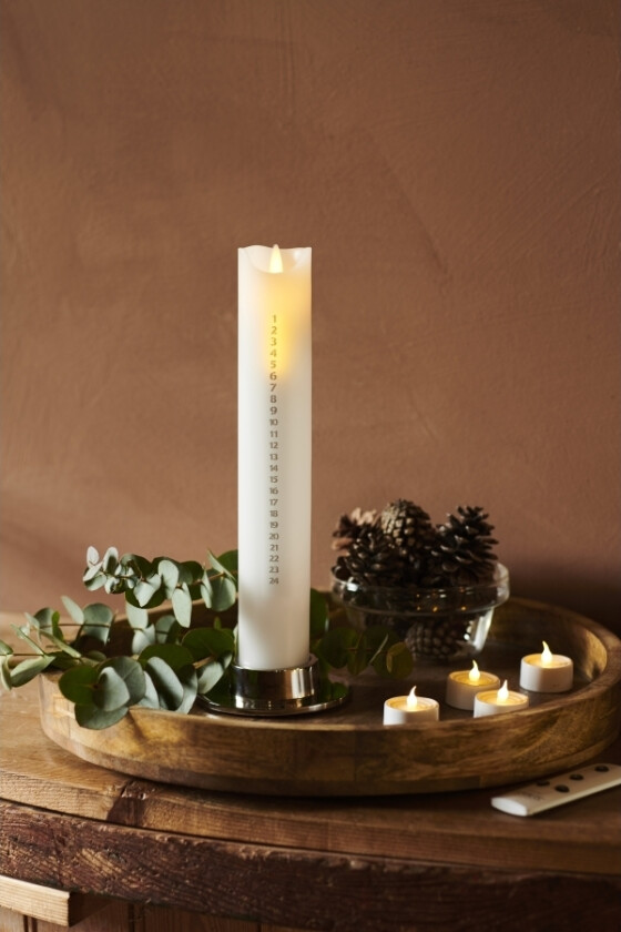 Bilde av Sara Kalenderlys Ø4,8Xh29cm, Hvid/Sølv