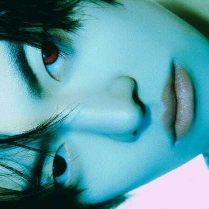 Leo Come Closer incl. 24pg Photobook, Photocard + Sticker CD