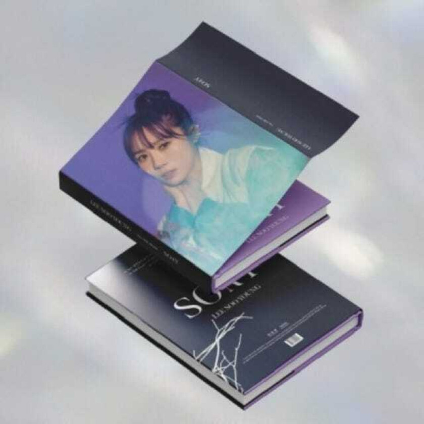 Lee Soo Young Sory Incl. 80pg Photobook, Postcard + Bookmark CD