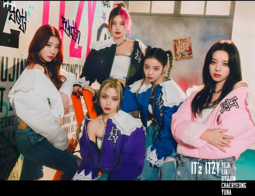 ITZY It'z Itzy (Version B) (Incl. DVD) CD