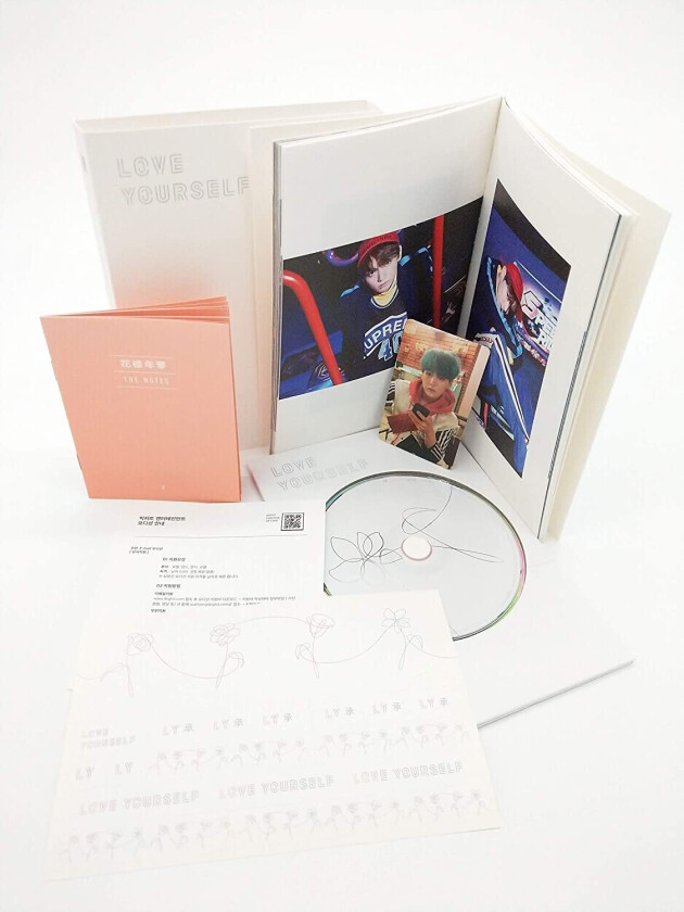 BTS Love Yourself: Her (Random cover, incl. 100page photobook, one random photocard, 20page minibook and one sticker pack) CD