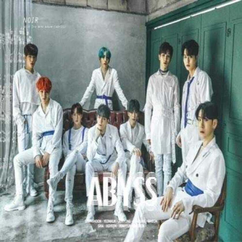 Noir Abyss (Incl. 96pg Photobook + 2 Photocards) CD