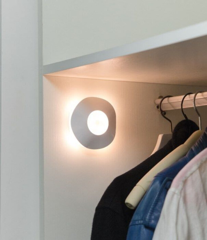 Nattlampe med bevegelsesdetektor