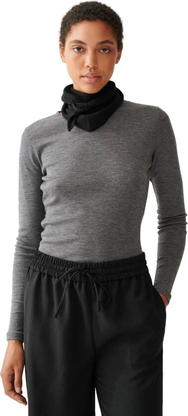 Cashmere Triangle Scarf Skjerf Sort Sort female