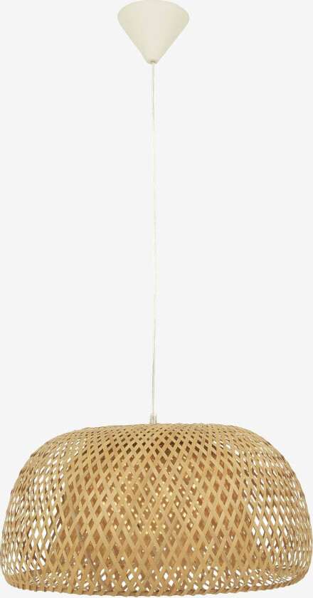Taklampe Malacca, Natur