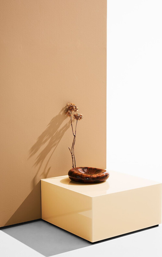 Pop bord i farget glass 60x60 cm, Beige