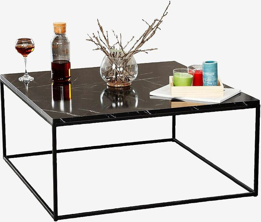 Poly Caucasian, Svart