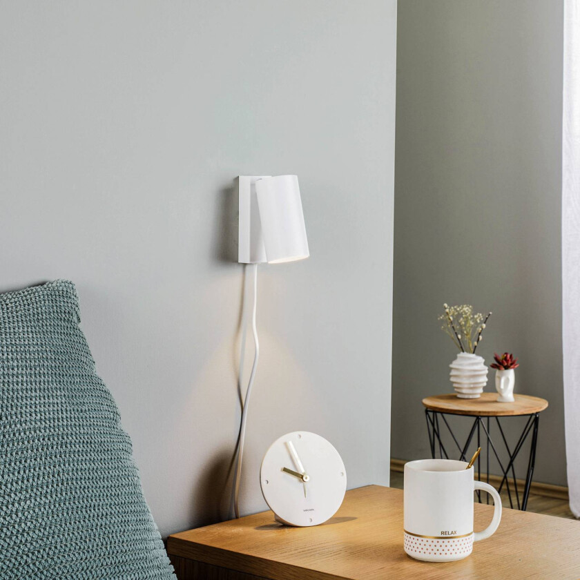 Veggspot Mono I med plugg hvit