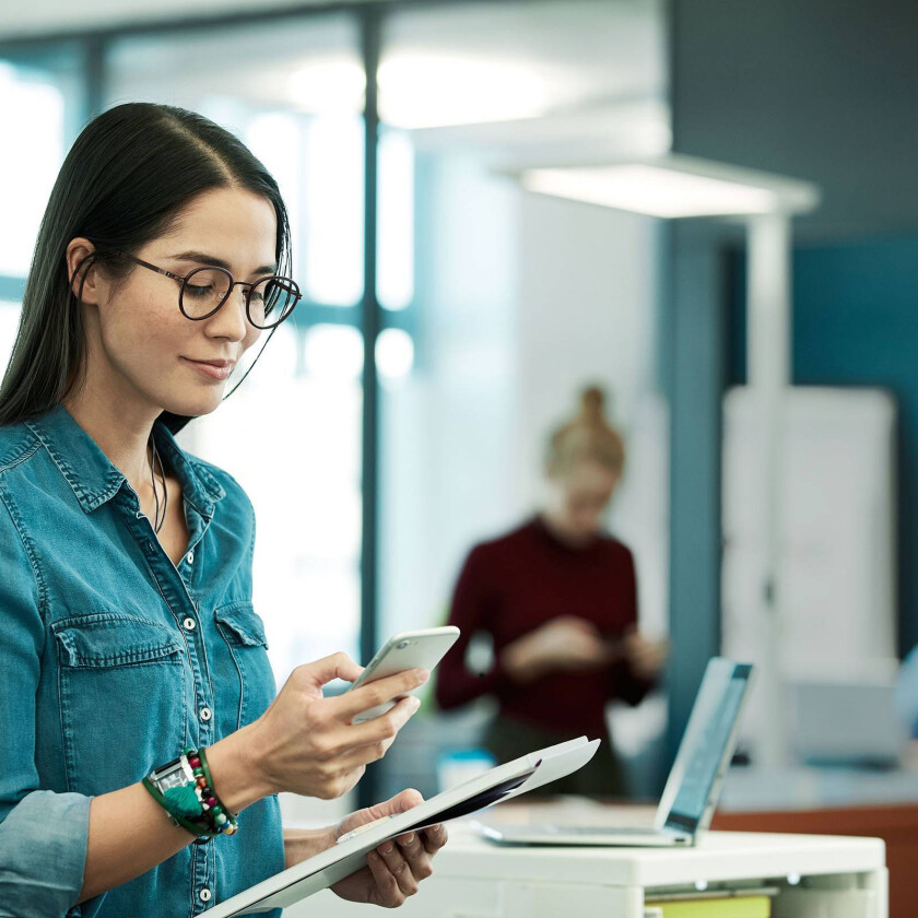 LED-gulvlampe Yara.single 4 000 K, BT, LTX, svart