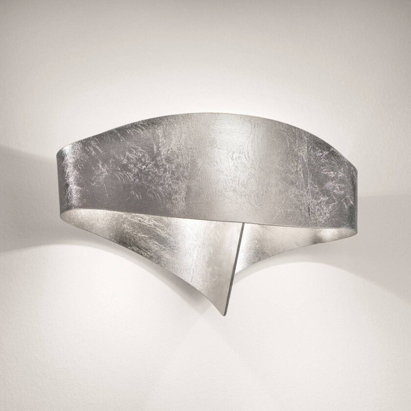 LED-vegglampe Scudo med sølvbladtrykk
