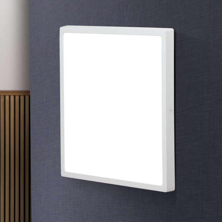 Kantet LED-taklampe Lero 40 x 40 cm