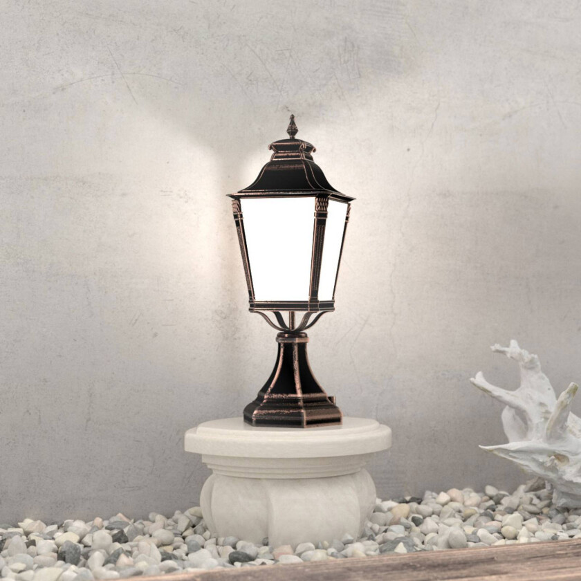 VIVIANA sokkellampe med patina