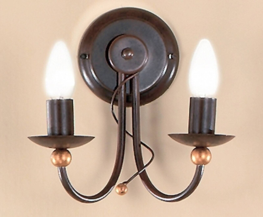 GARDA vegglampe i herregårdsstil med to lys