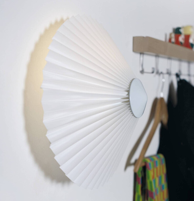 Vegglampe Trio 45 med kabel og bryter