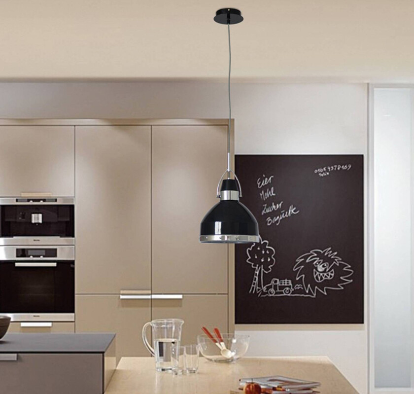 Hengelampe Britta med industriell utforming, svart