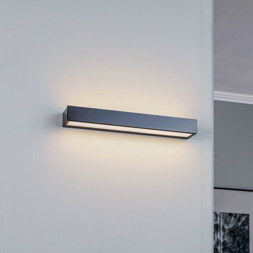 Mera LED-vegglampe, bredde 40 cm, svart, 4000K