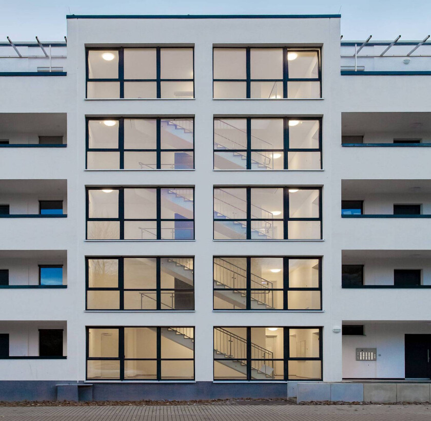 Renzo+ LED-vegglampe CCT Multilumen sensor