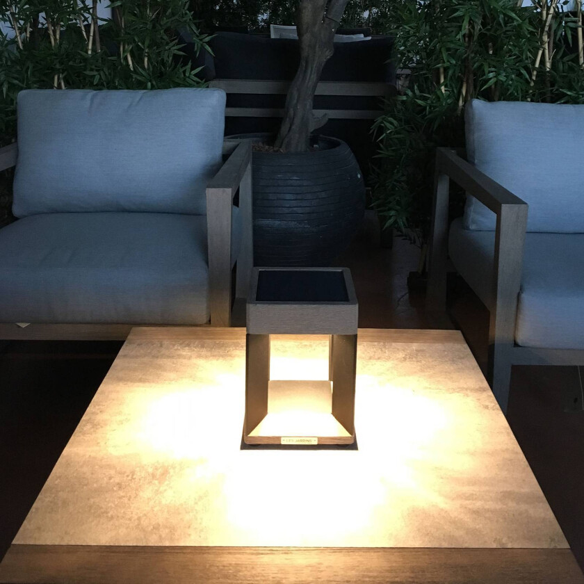 LED-solbordlampe Teckalu, svart/tre lys