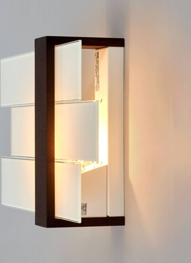 Attraktiv TRIAD vegg- og taklampe