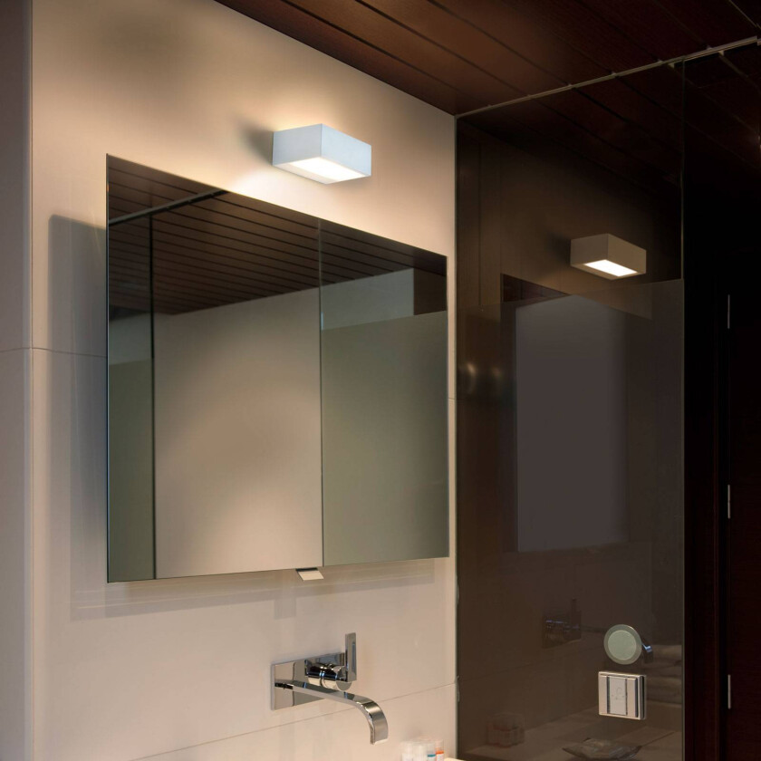 Nemesis vegglampe CCT 3 trinn, hvit