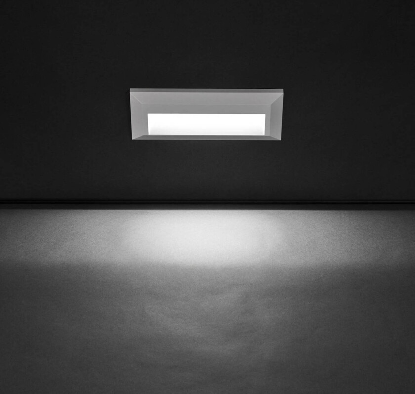 Kössel bredt strålende utendørs LED-vegglampe