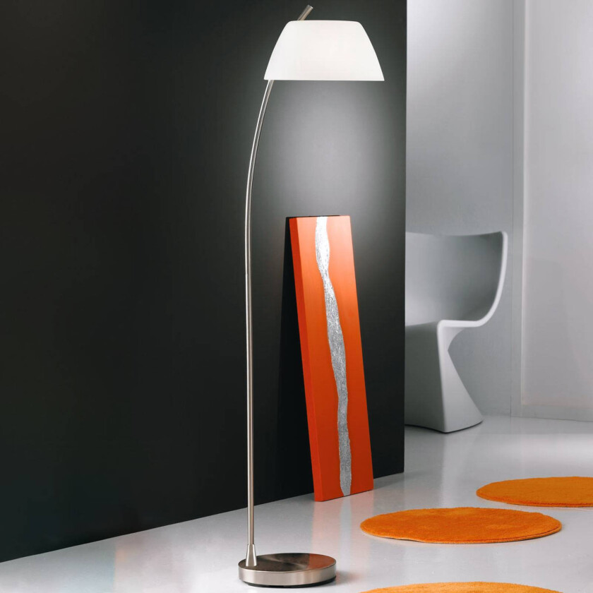 Stilig stålampe Malmø, nikke.