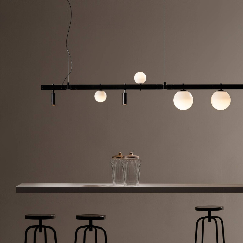 Stant LED-hengelampe bjelker svart