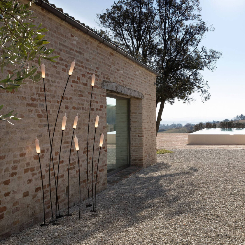 Nilo LED-lampe med jordspyd, høyde 118 cm