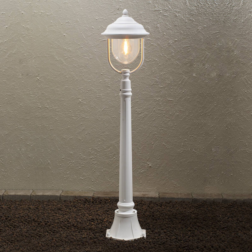 Romantisk PARMA gatebelysning i hvit