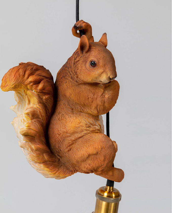 Squirrel hengelampe med ekornmodell