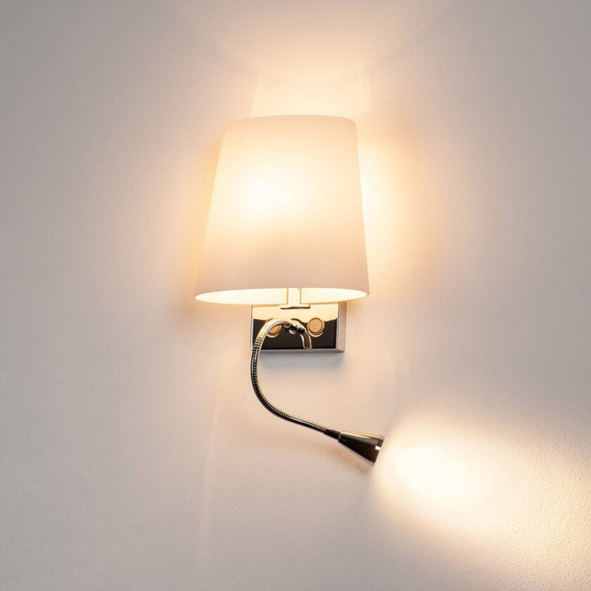 Coupa-vegglampe med LED-leselampe
