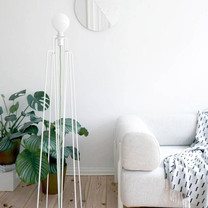 Model M1 LED-gulvlampe hvit kabel hvit