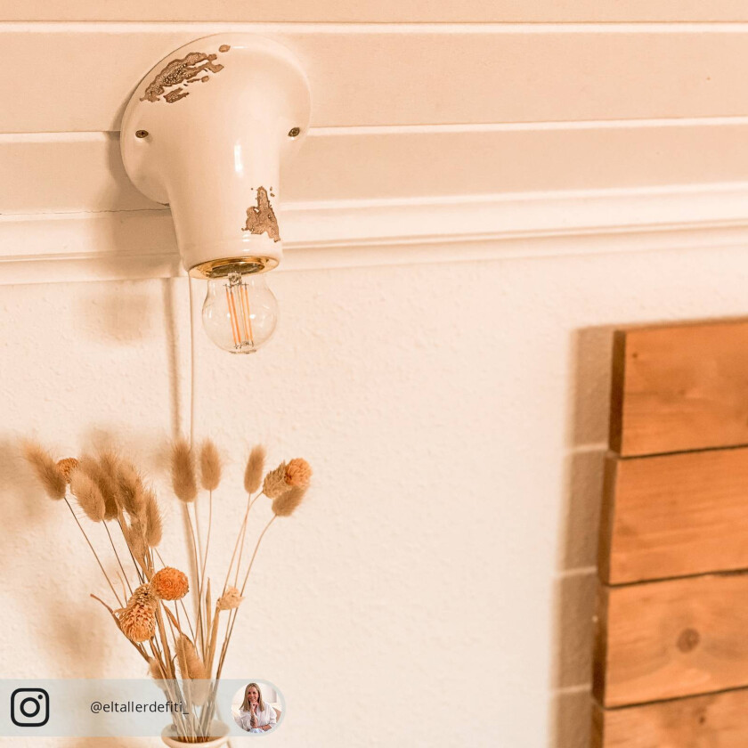 C115 vegglampe i hvit vintage-stil