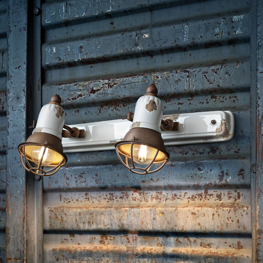 Vegglampe C1676/1 med kurv, to lys, hvit